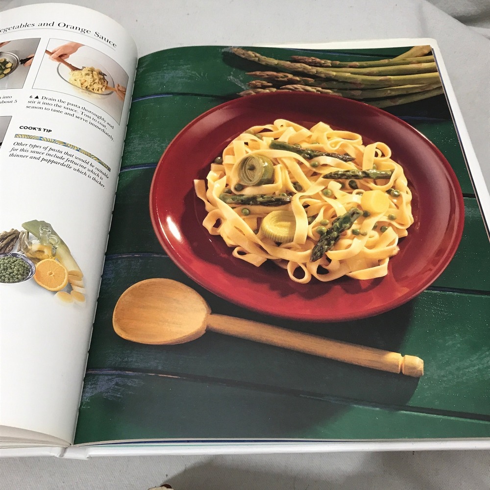 Classic Pasta Sauces, Creative Cooking Library, Step by Step Photos, Cook Book - Picture 4 of 6